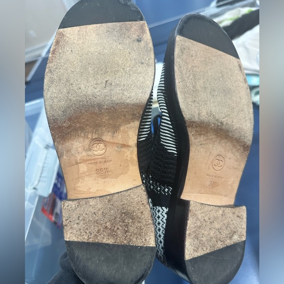 CHANEL lace up Black and white booties - Picture 3 of 8